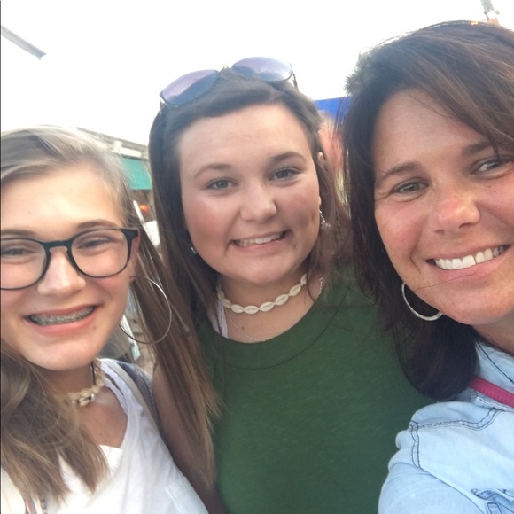 Meet your Posher, Angie - Picture 4 of 8